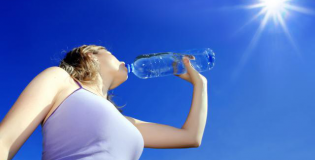 Сколько пить воды летом